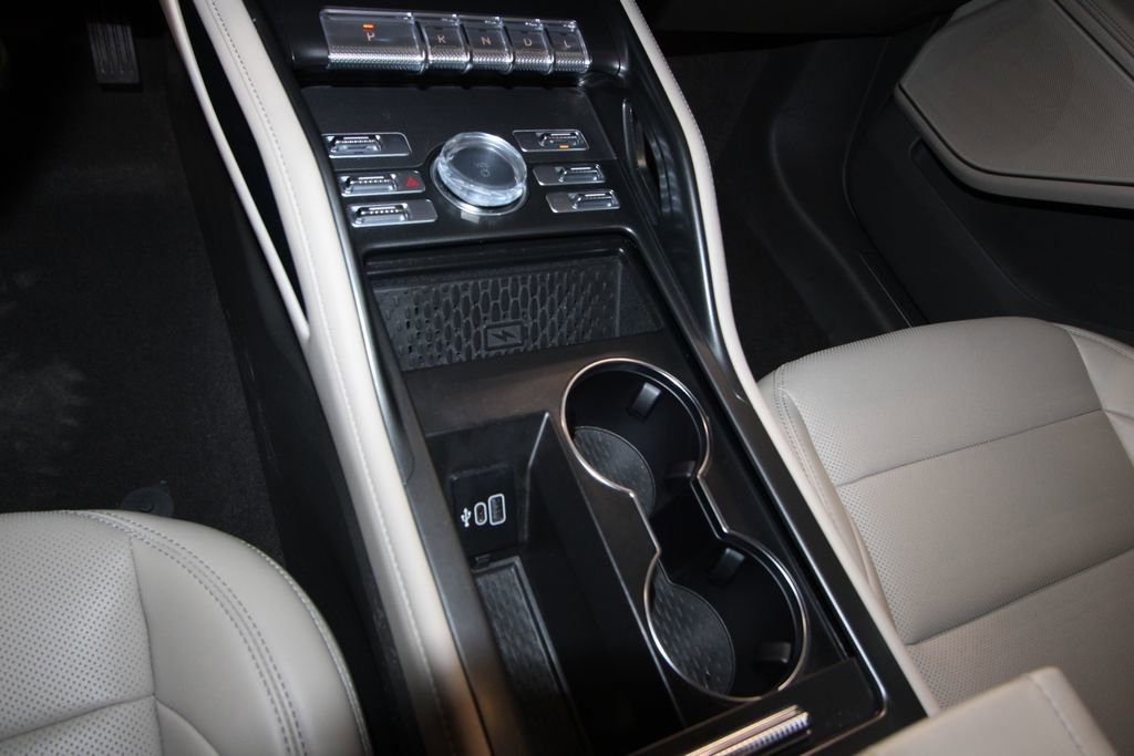 Used 2025 Lincoln Nautilus Premier image 23