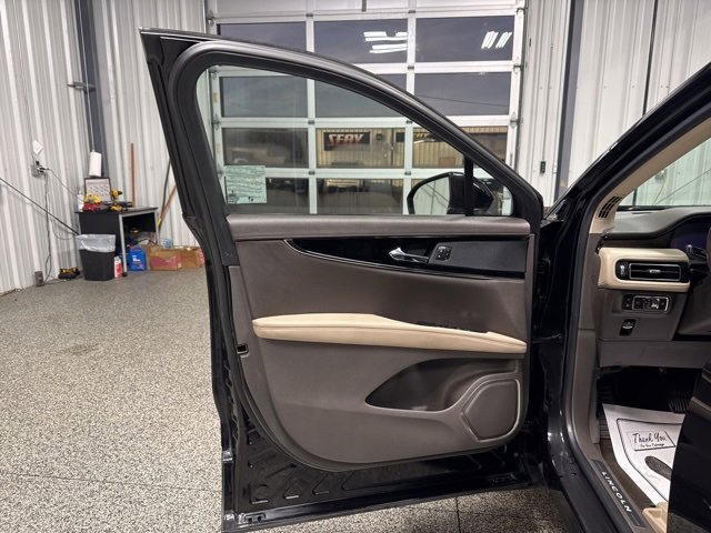 Used 2023 Lincoln Nautilus Reserve w/ Monochromatic Package image 7