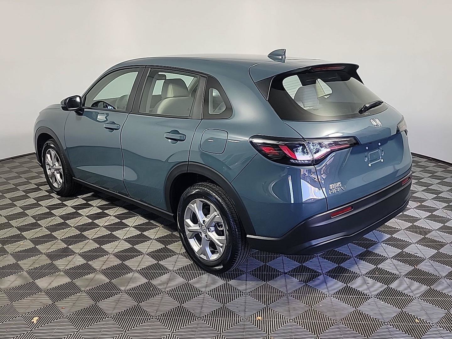 Certified 2025 Honda HR-V LX image 7