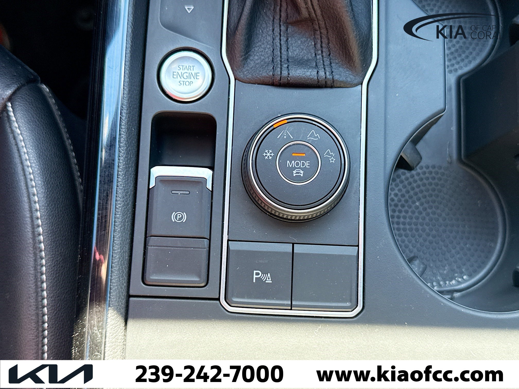 Used 2020 Volkswagen Atlas Cross Sport SE w/ Towing Package image 28