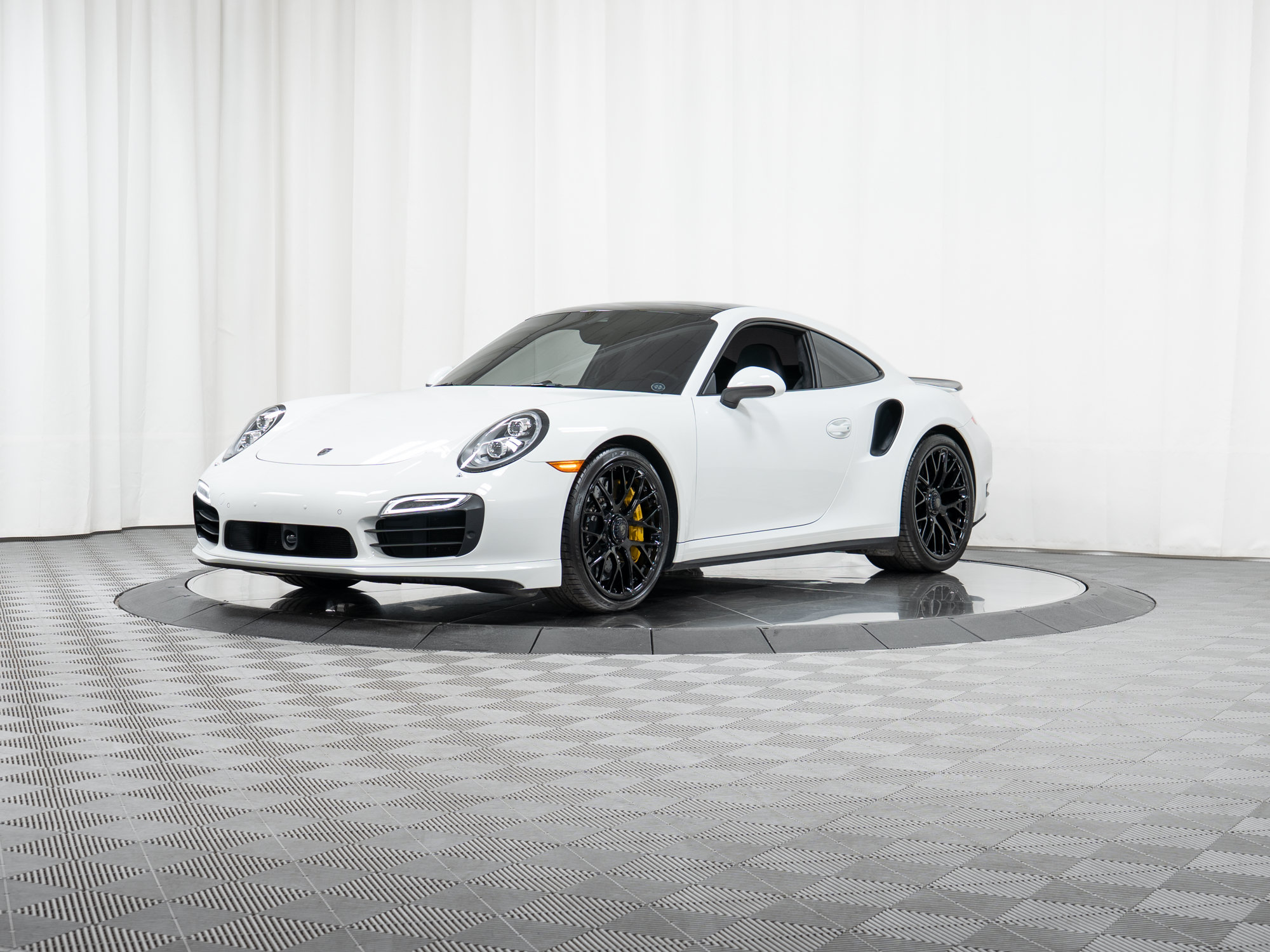 Certified 2014 Porsche 911 Turbo S AWD/4WD image 38