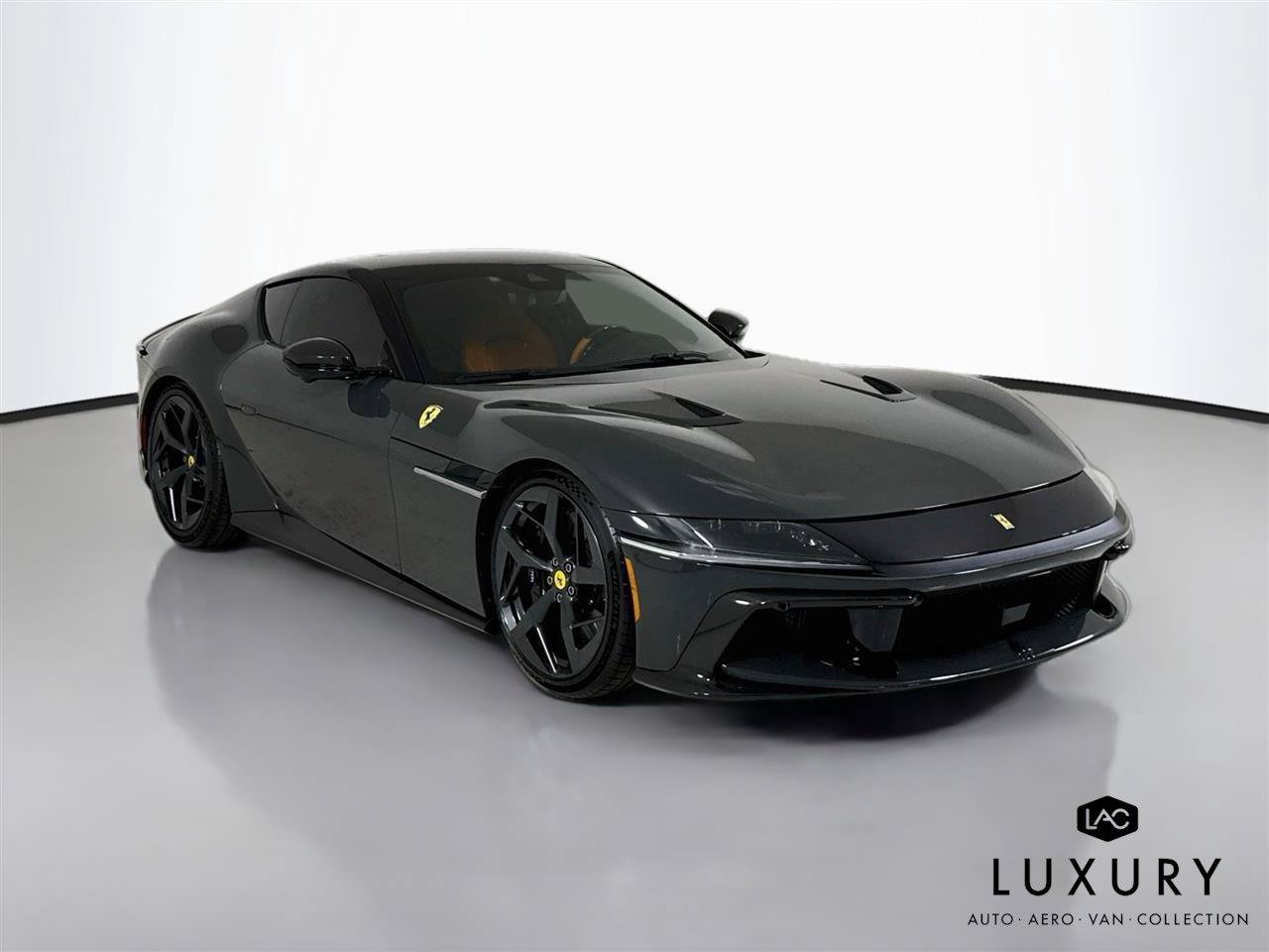 Used 2025 Ferrari 12Cilindri RWD image 2