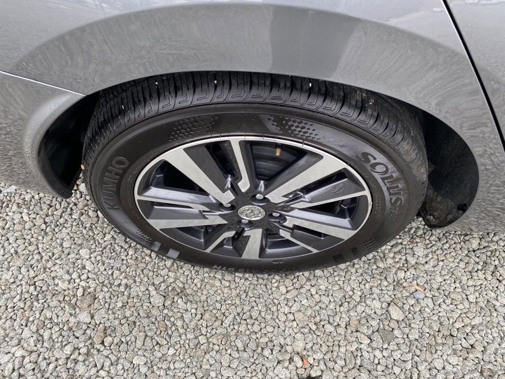 Used 2025 Nissan Versa SV image 24