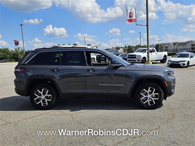 New 2025 Jeep Grand Cherokee Limited image 15