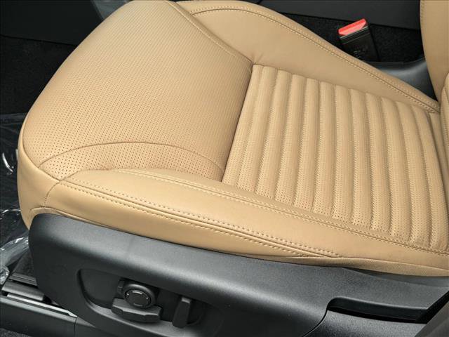 Certified 2024 Land Rover Discovery Dynamic SE image 4