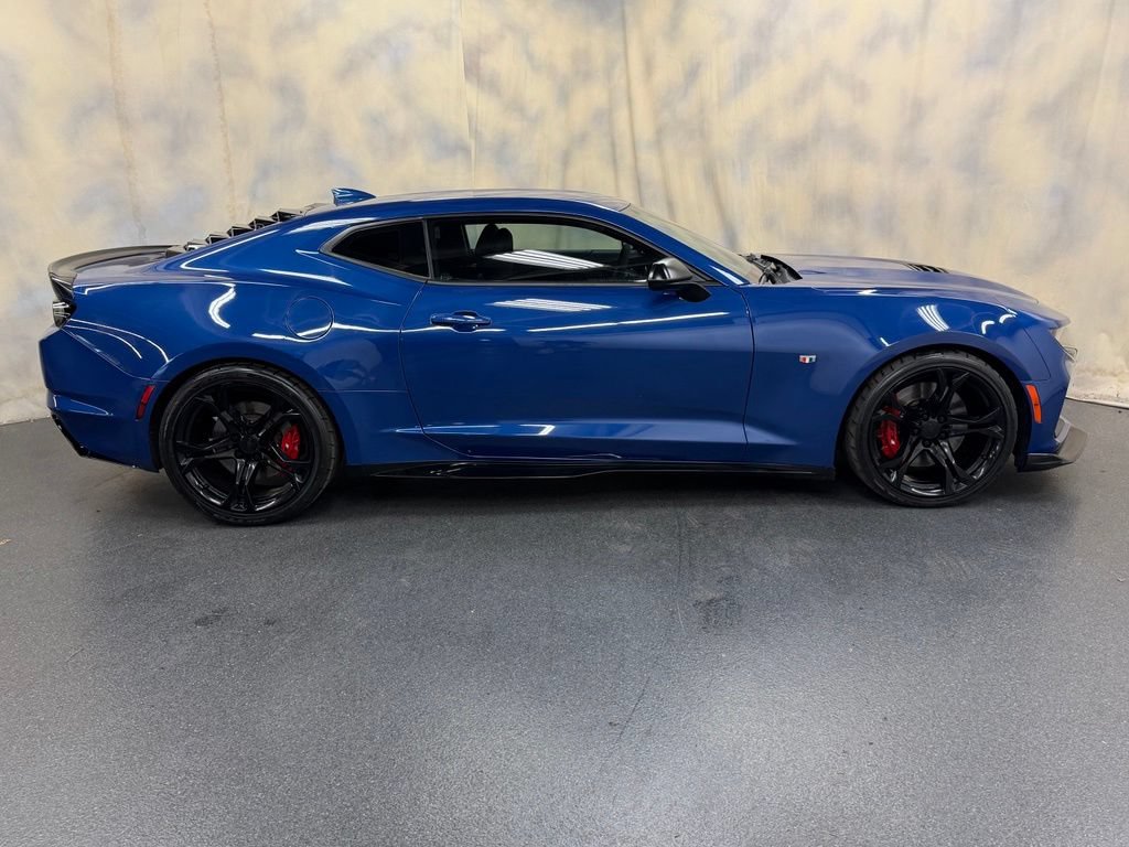 Used 2019 Chevrolet Camaro SS RWD image 9