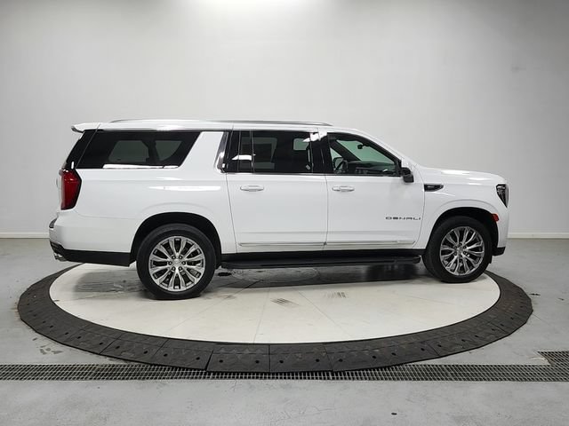 Used 2021 GMC Yukon XL Denali w/ Advanced Technology Package AWD/4WD image 9