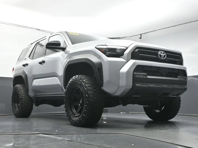 Used 2025 Toyota 4Runner SR5 AWD/4WD image 30