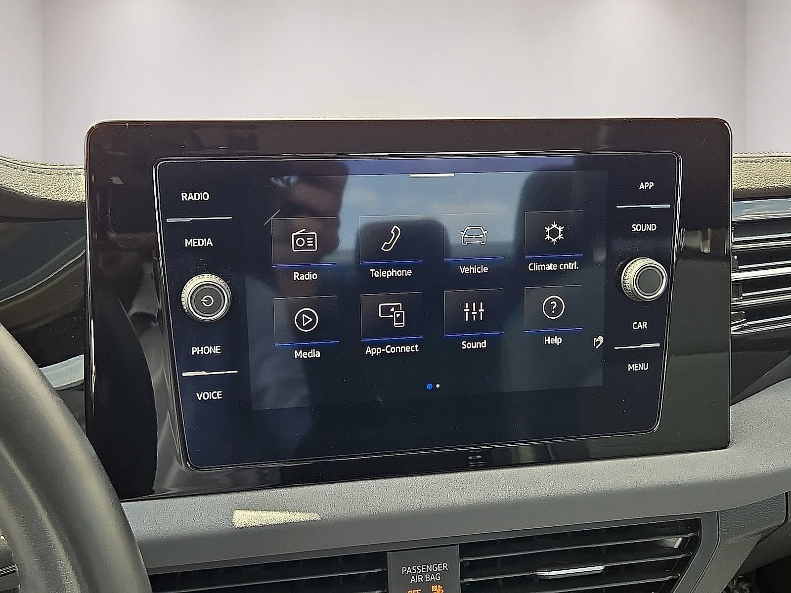 Used 2025 Volkswagen Jetta SE FWD image 25