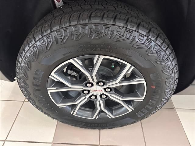 New 2026 GMC Acadia AT4 w/ Luxury Package AWD/4WD image 15