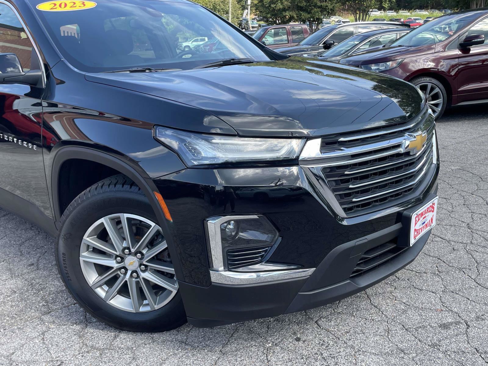 Used 2023 Chevrolet Traverse LT FWD image 26