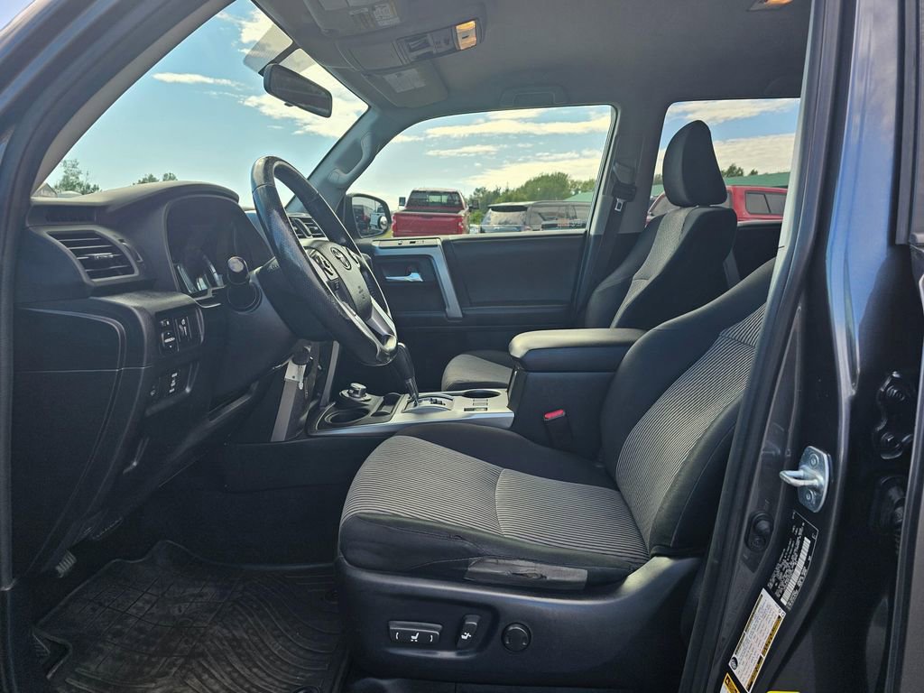 Used 2015 Toyota 4Runner SR5 AWD/4WD image 21