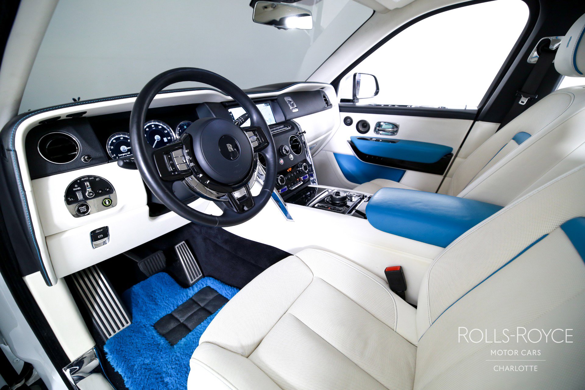 Certified 2023 Rolls-Royce Cullinan w/ Cullinan Package AWD/4WD image 4