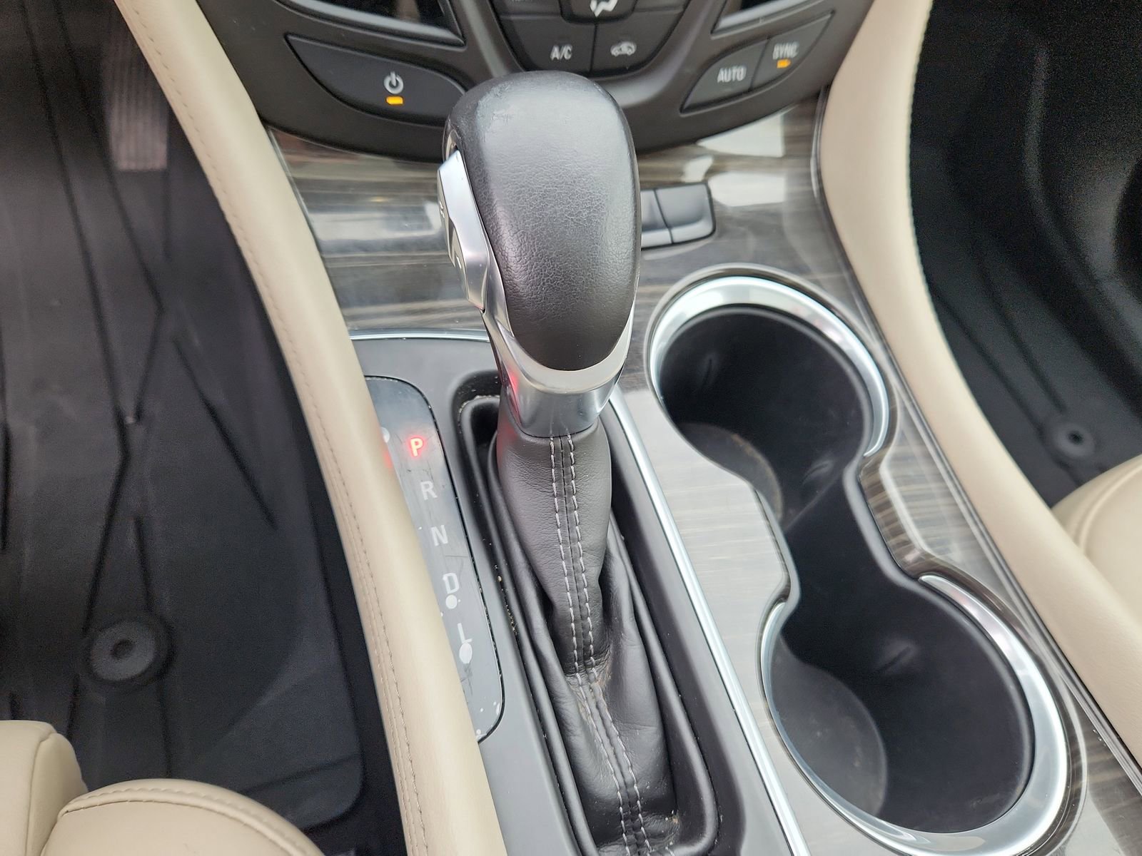 Used 2019 Buick Envision Premium w/ Driver Confidence Package image 21