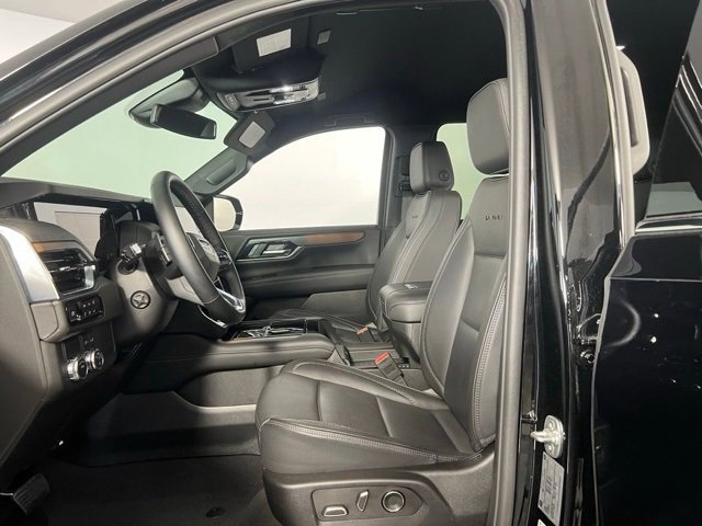 Used 2025 GMC Yukon XL Denali image 16