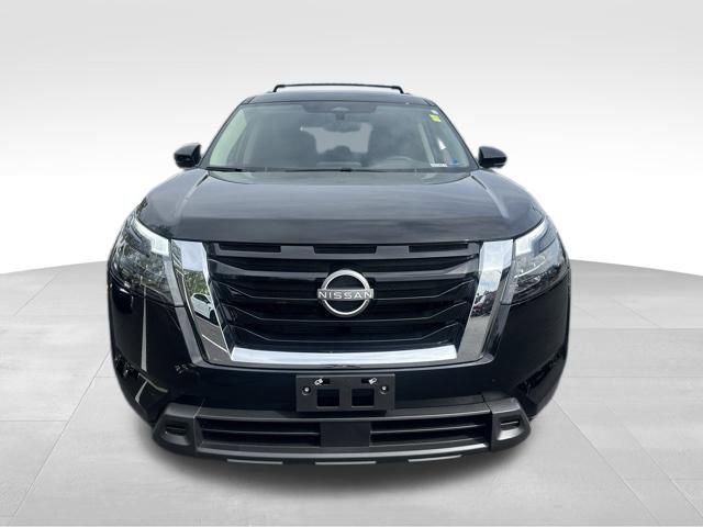 Used 2025 Nissan Pathfinder SV AWD/4WD image 11