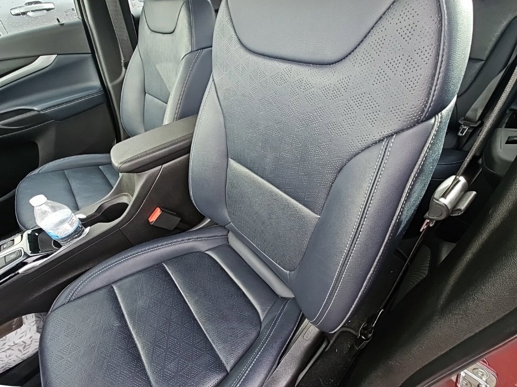 Used 2022 Chevrolet Bolt EUV LT w/ Convenience Package image 17