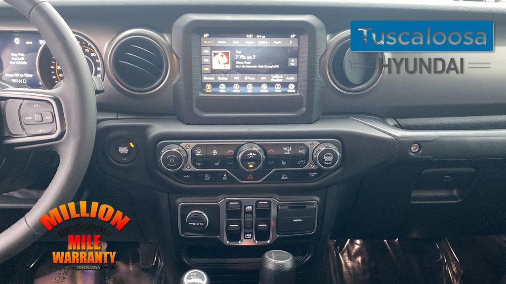 Used 2023 Jeep Gladiator Sport image 28