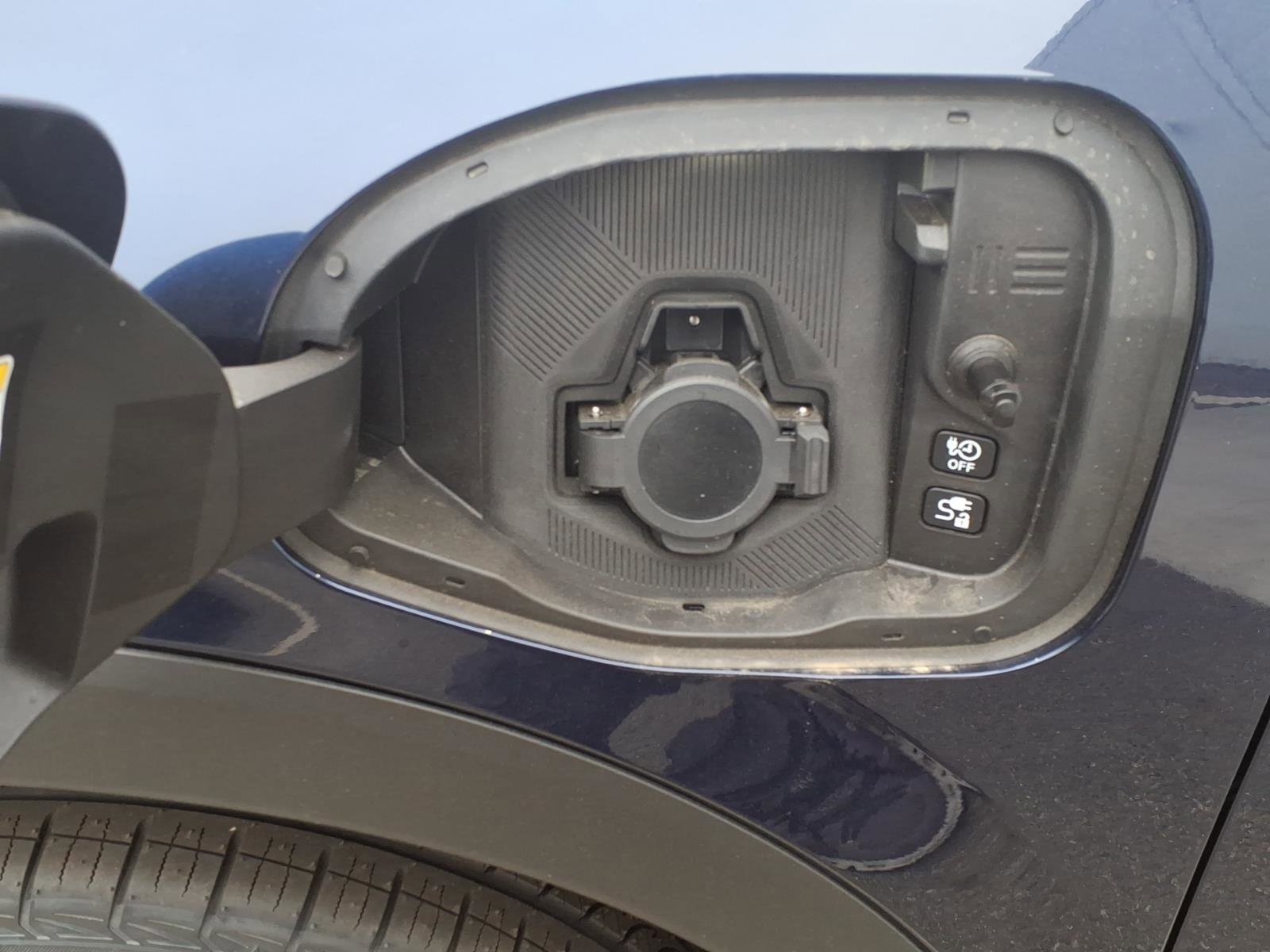 New 2026 Nissan Leaf w/ Floor Mat Package (S+) FWD image 4