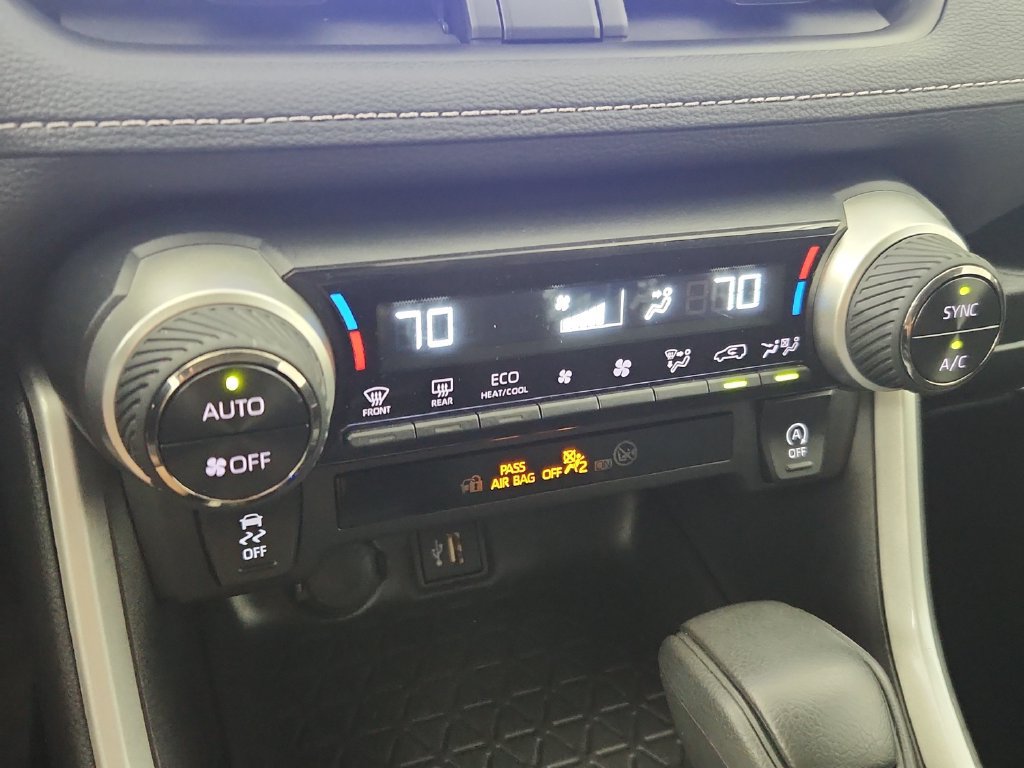 Used 2025 Toyota RAV4 XLE AWD/4WD image 29