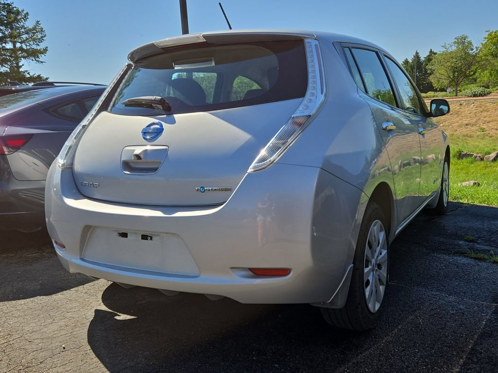 Used 2017 Nissan Leaf S w/ Charge Package FWD image 9