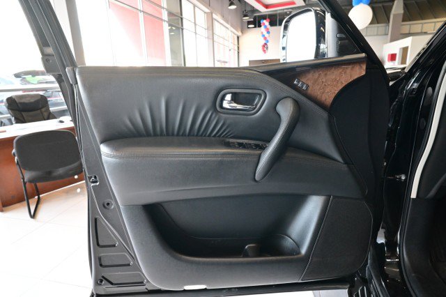 Used 2012 INFINITI QX56 4WD w/ Deluxe Touring Pkg image 16