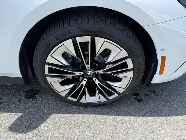New 2026 BMW 530i xDrive AWD/4WD image 16