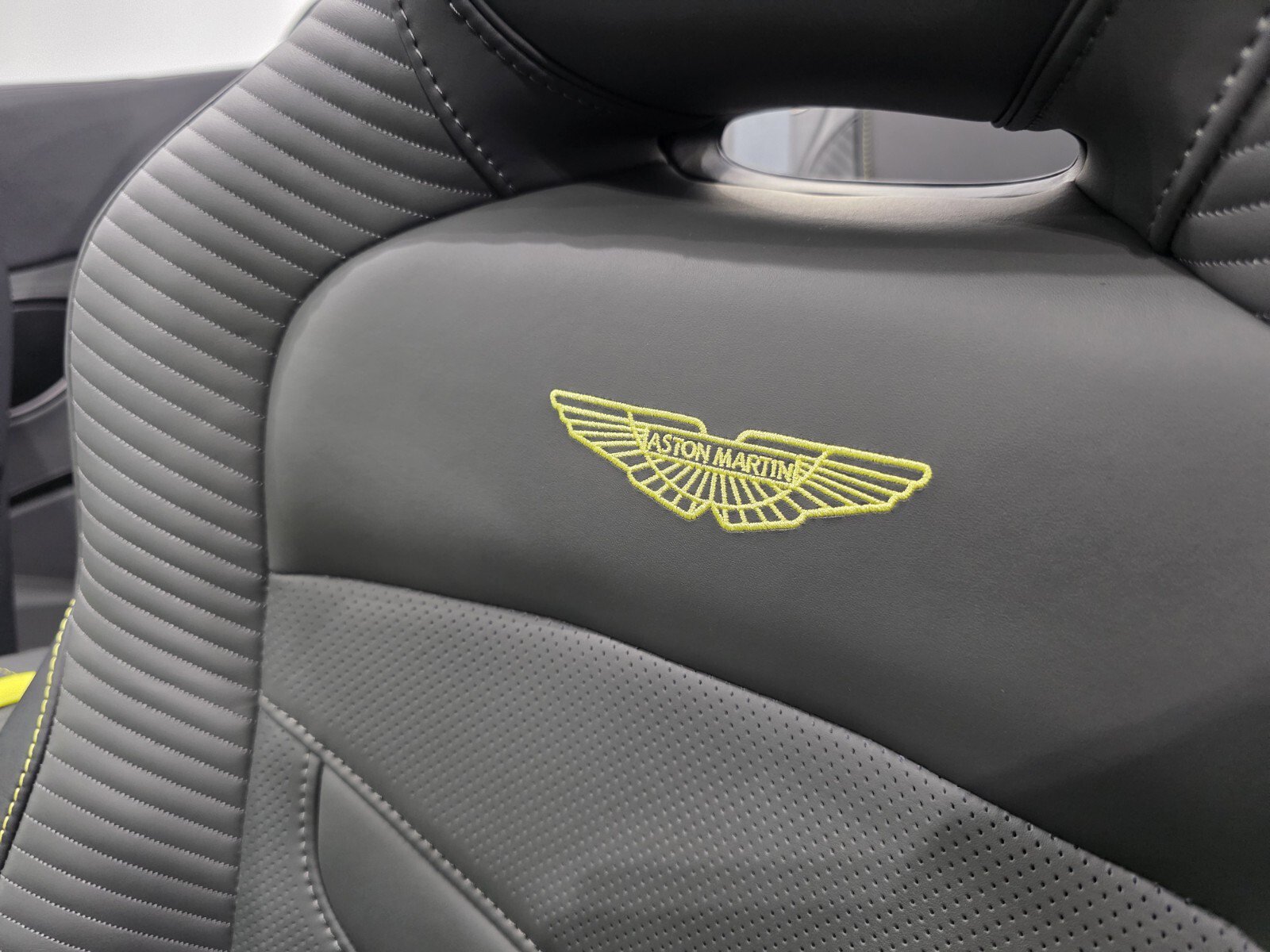 Used 2023 Aston Martin DBS Superleggera Volante RWD image 5