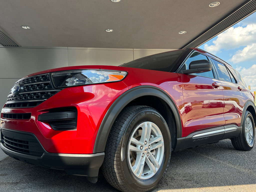 Used 2022 Ford Explorer XLT image 4