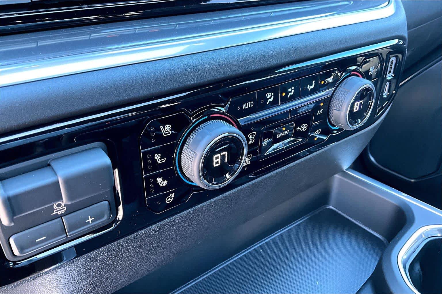 New 2026 Chevrolet Silverado 1500 High Country w/ High Country Premium Package RWD image 18