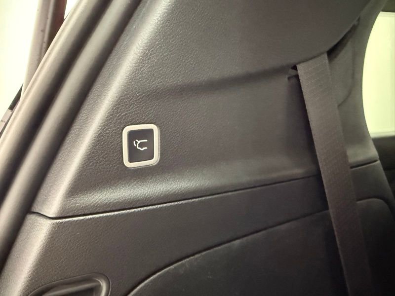 New 2026 Chrysler Pacifica Limited image 11