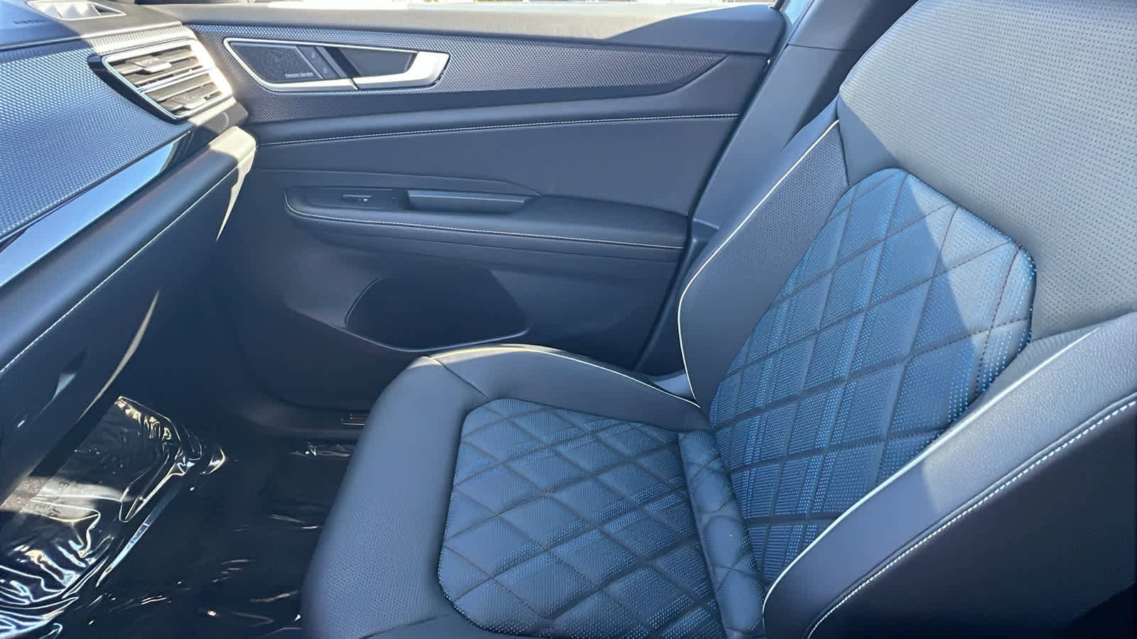 New 2026 Volkswagen Atlas Cross Sport SEL Premium R-Line image 12