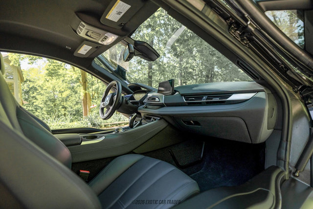 Used 2015 BMW i8 AWD/4WD image 32