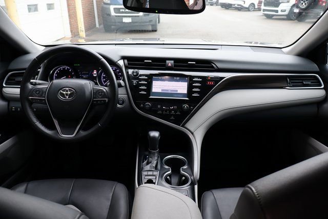 Used 2018 Toyota Camry XLE image 36
