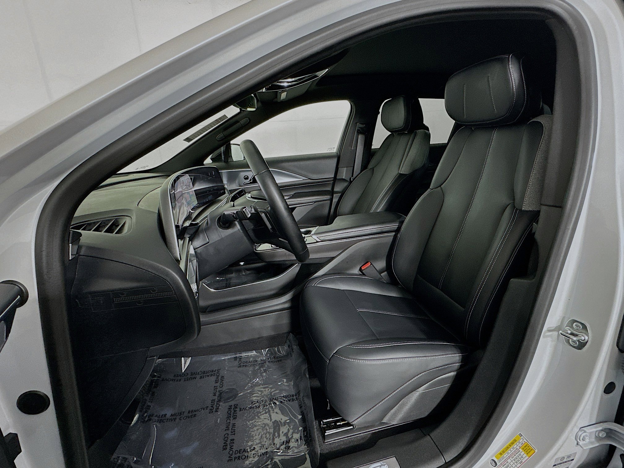 Used 2024 Cadillac Lyriq Tech image 12