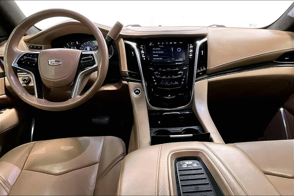 Used 2018 Cadillac Escalade Platinum AWD/4WD image 18