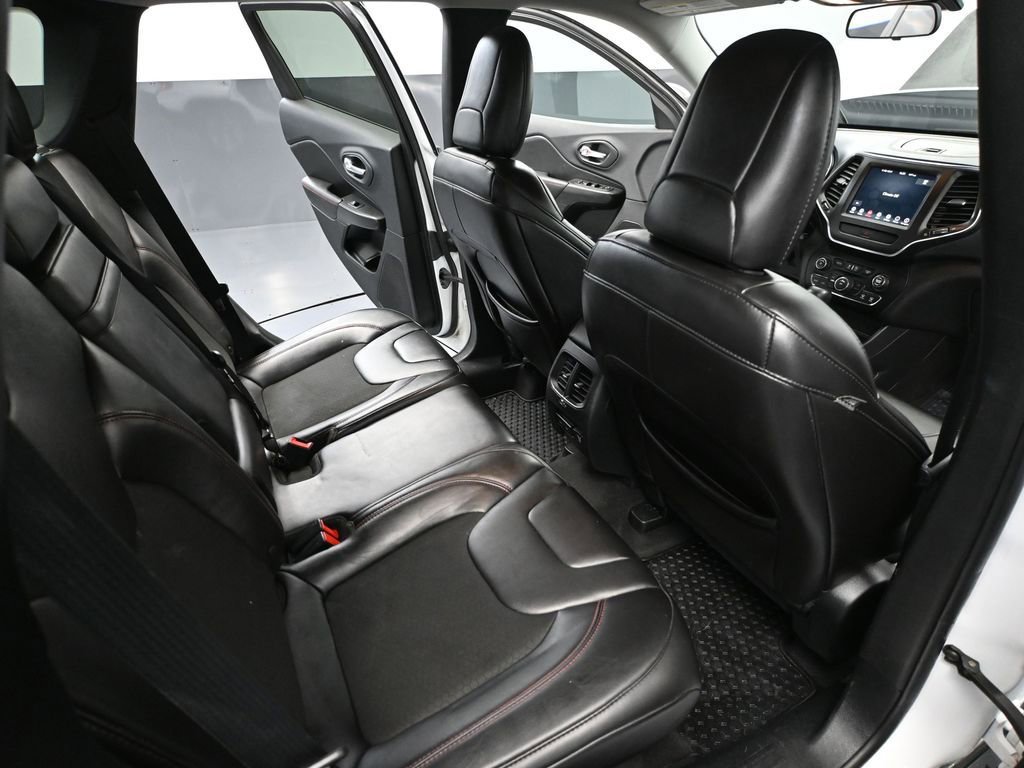 Used 2019 Jeep Cherokee Trailhawk image 41