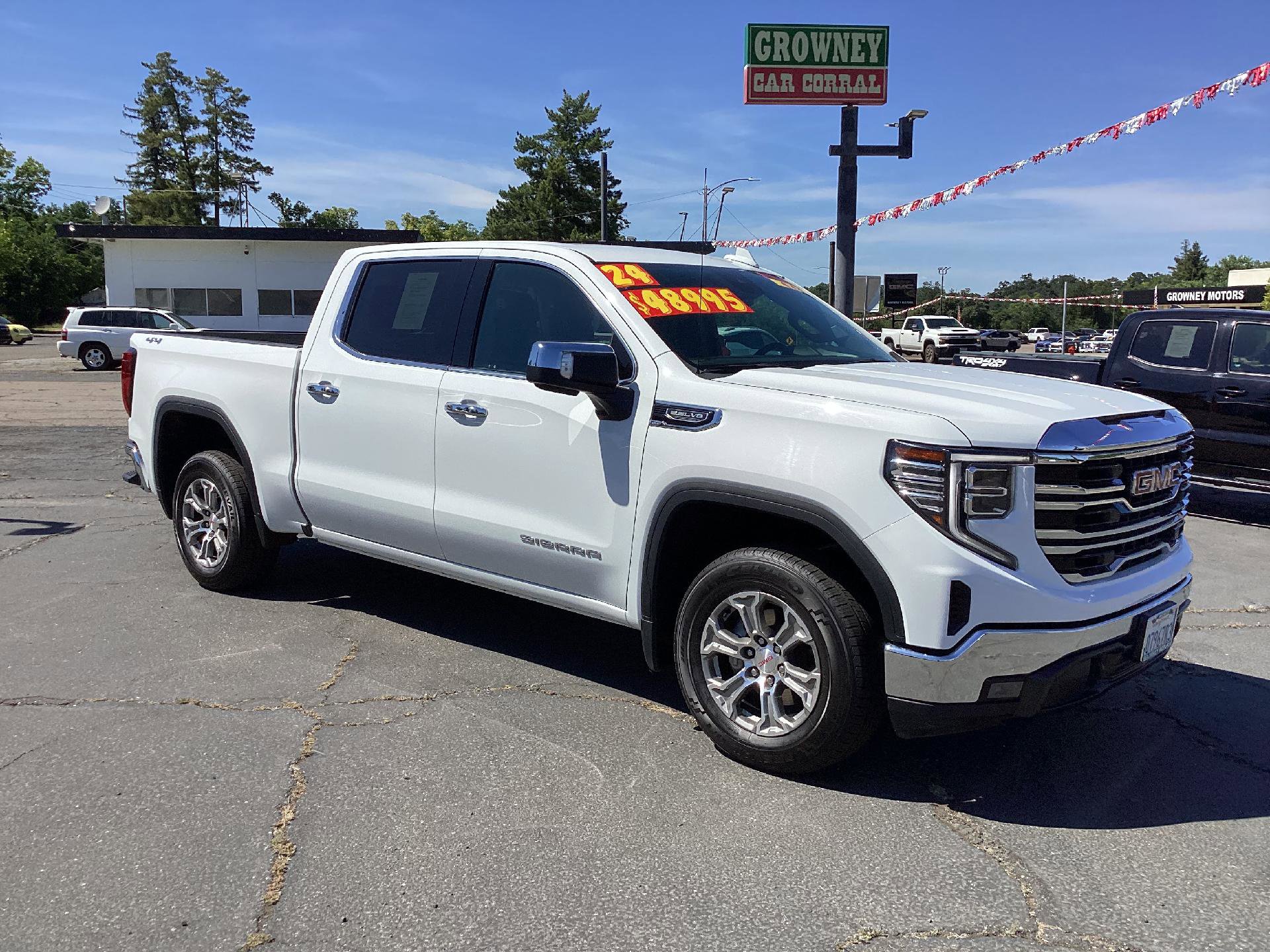 Used 2024 GMC Sierra 1500 SLT AWD/4WD image 1