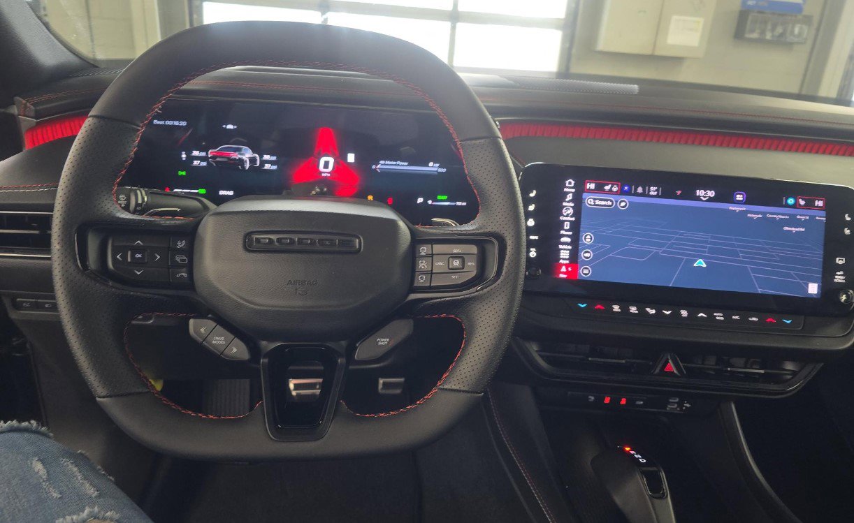 Used 2024 Dodge Charger Daytona Scat Pack w/ Plus Group AWD/4WD image 9