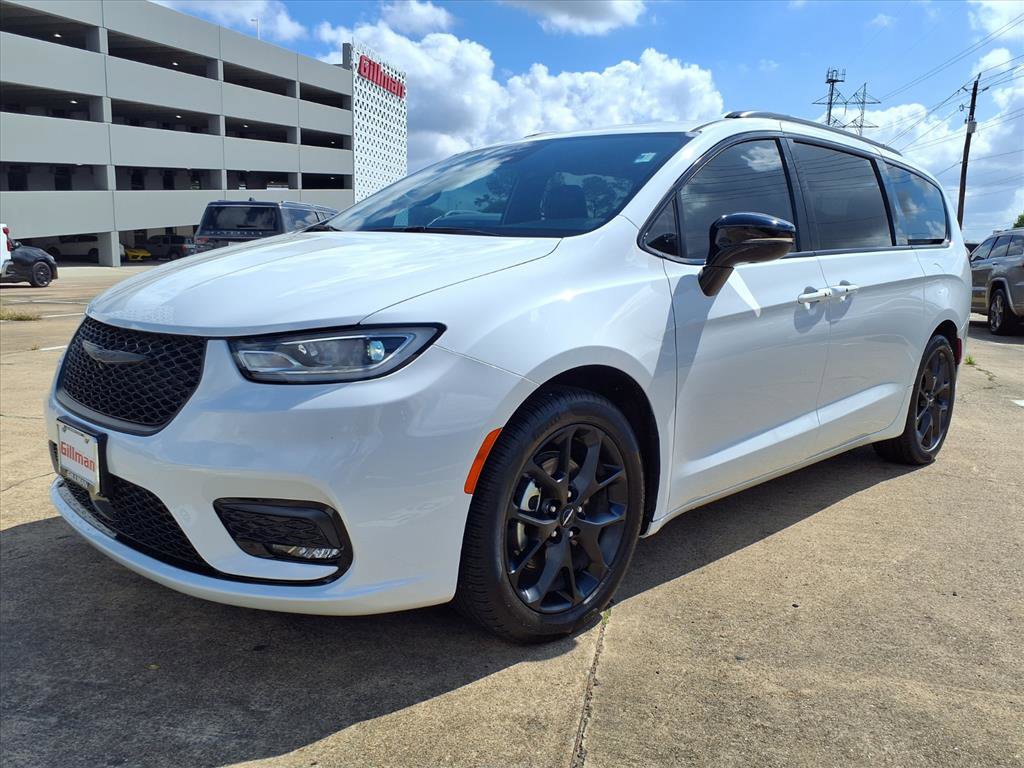 Used 2024 Chrysler Pacifica Limited w/ S Appearance Package image 25