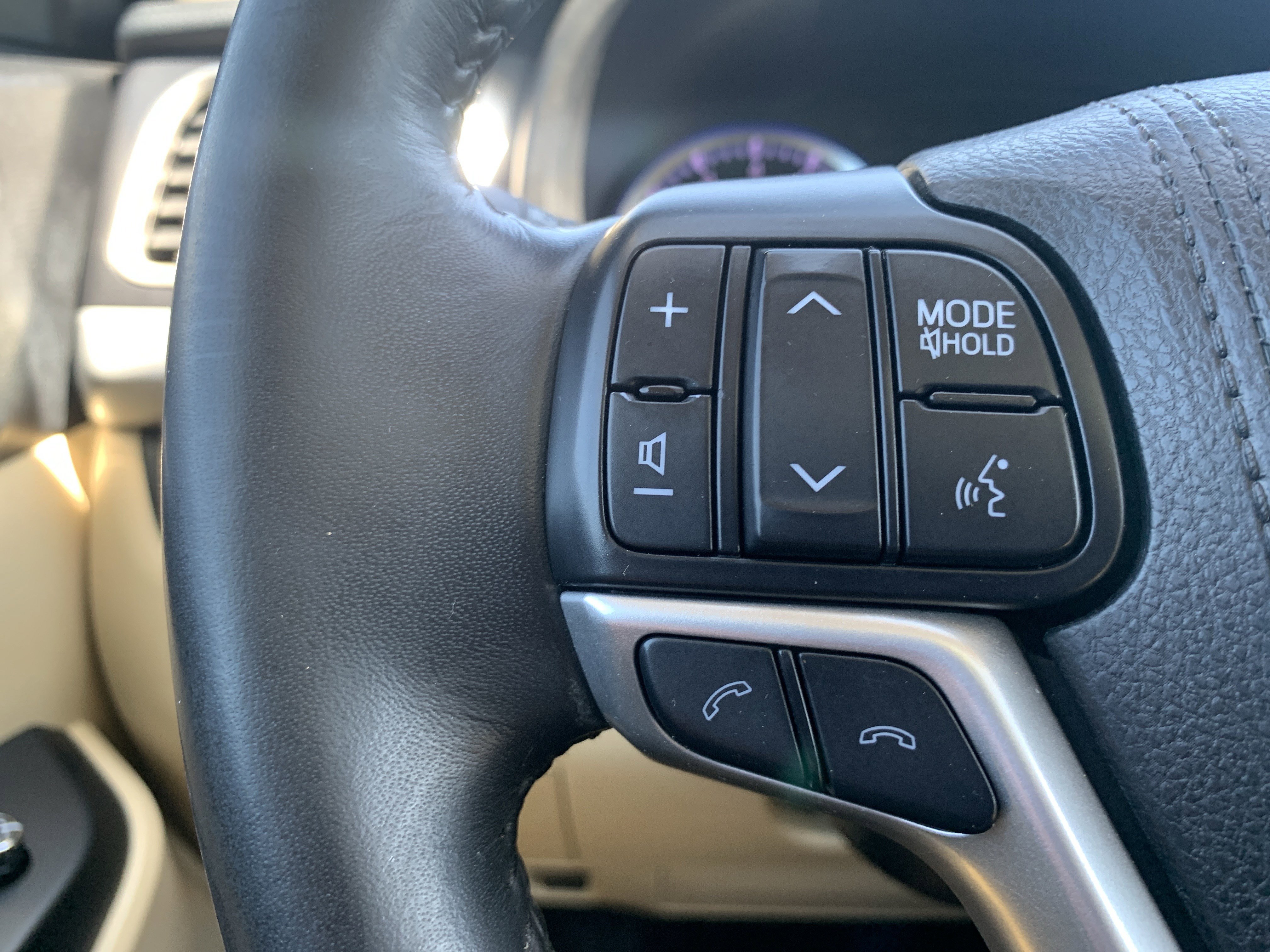 Used 2017 Toyota Highlander XLE image 19