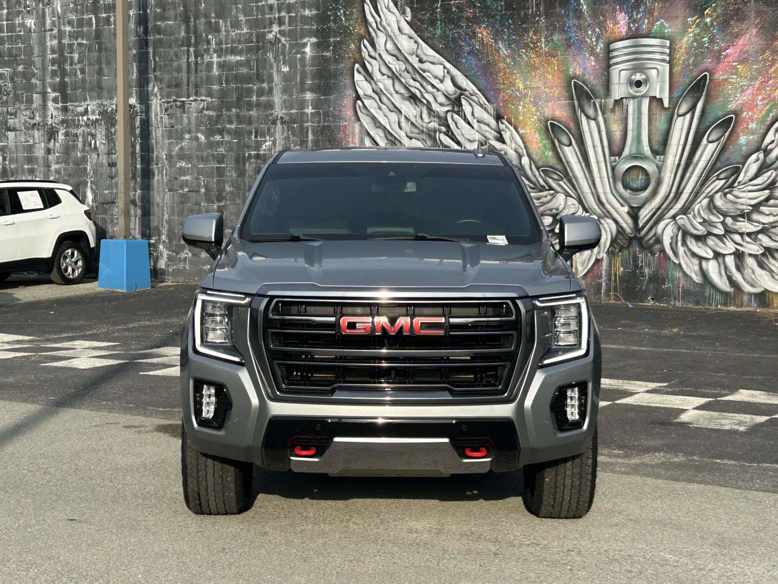 Used 2024 GMC Yukon AT4 AWD/4WD image 2