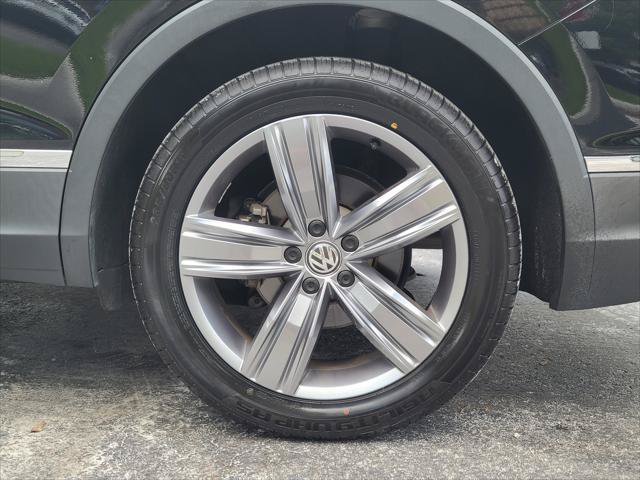 Used 2021 Volkswagen Tiguan SEL FWD image 7