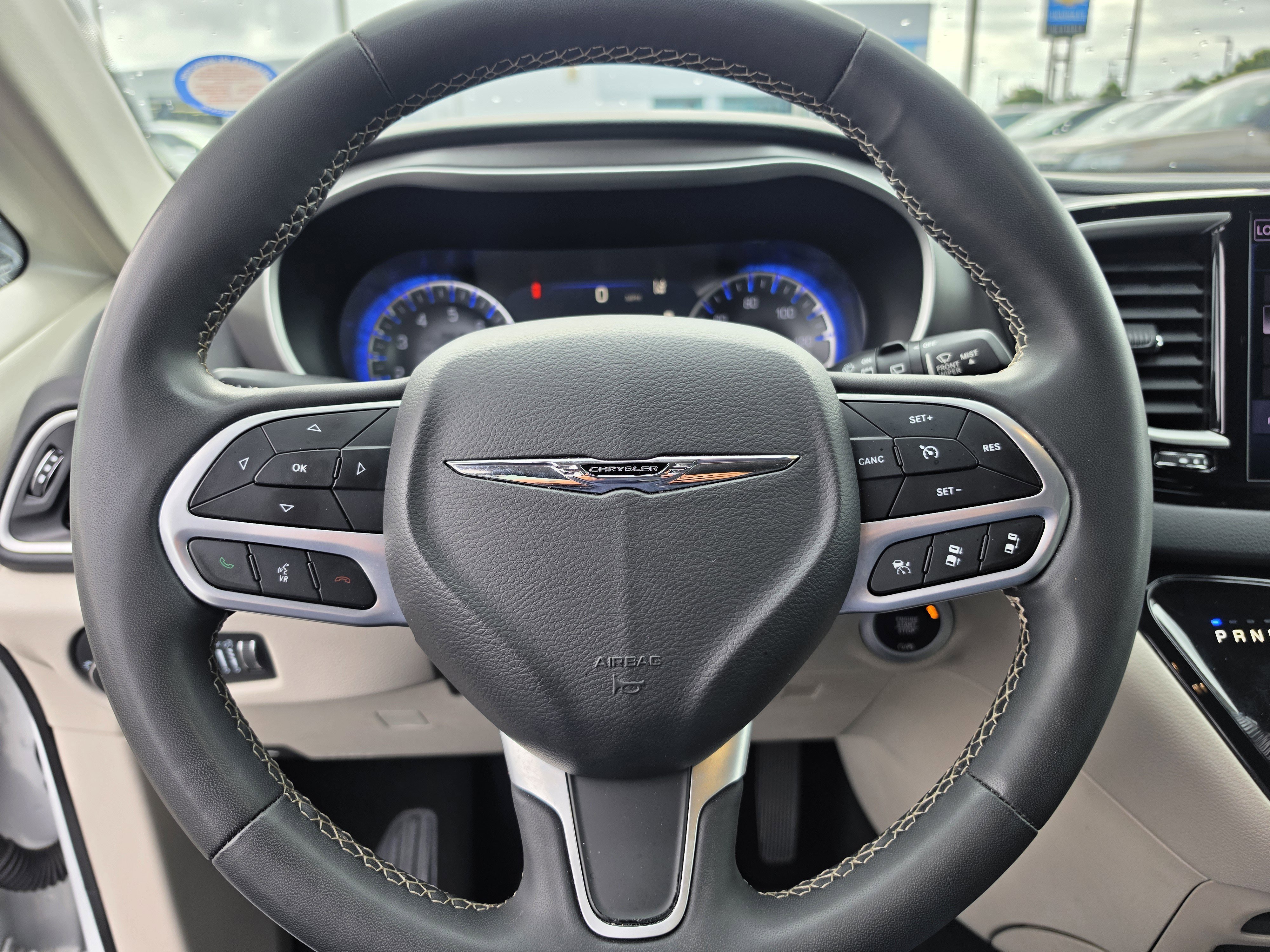 Used 2023 Chrysler Pacifica Touring-L FWD image 20