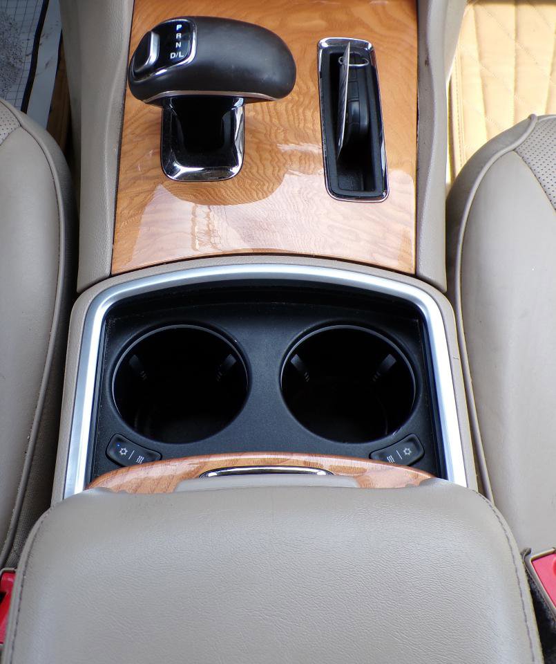 Used 2013 Chrysler 300 C w/ Beats Audio Group RWD image 18