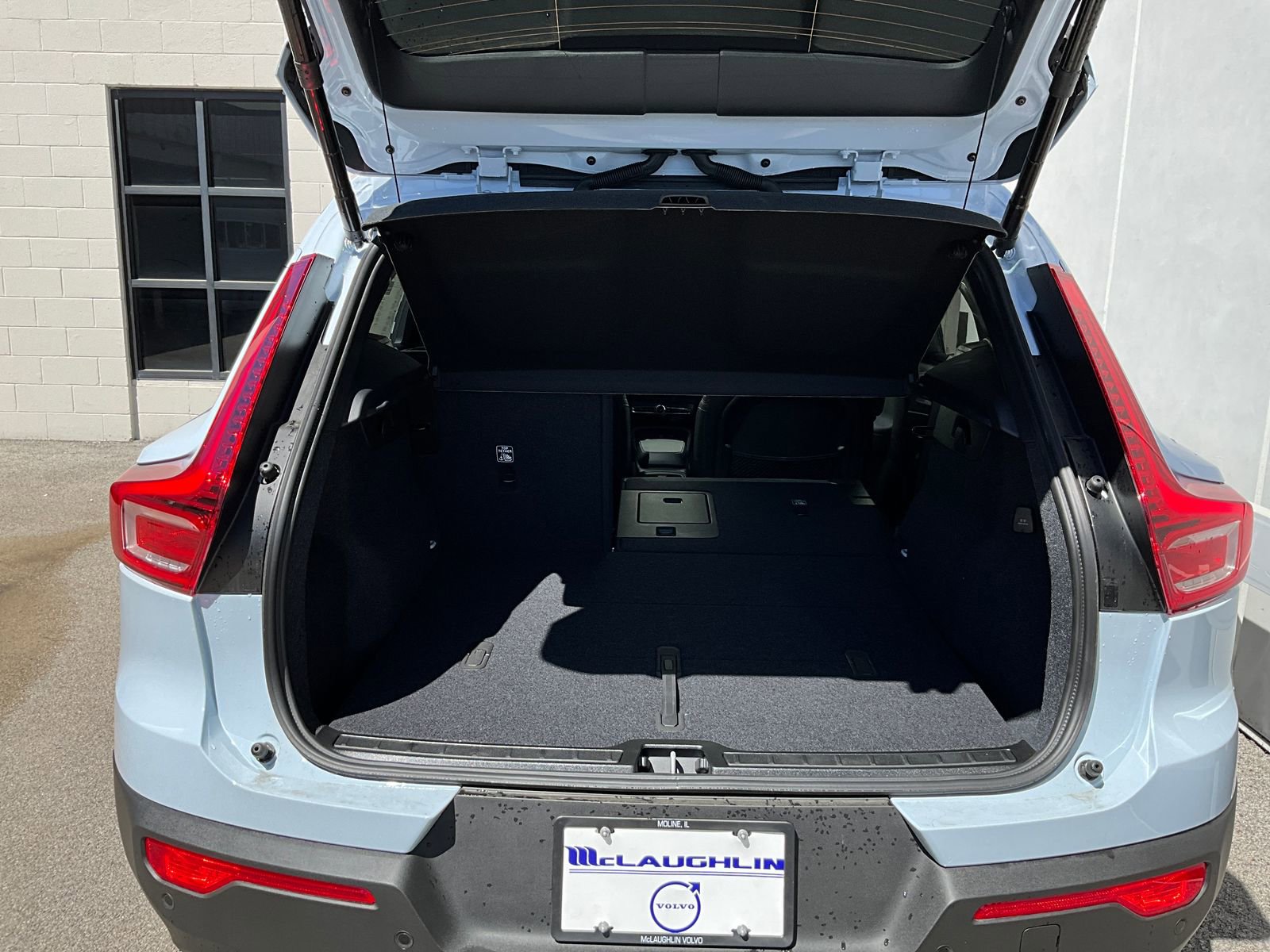 New 2026 Volvo XC40 B5 Plus w/ Climate Package AWD/4WD image 25