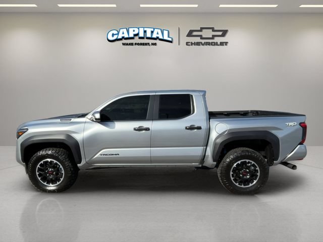 Used 2025 Toyota Tacoma TRD Off-Road AWD/4WD image 2