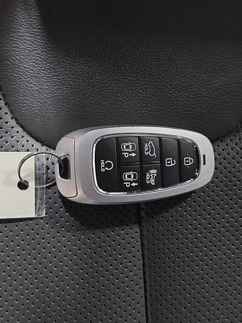 Certified 2023 Hyundai Santa Fe Limited image 30