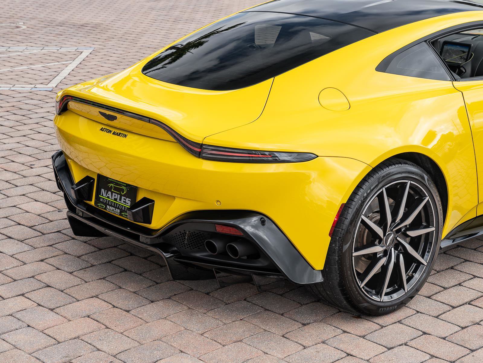 Used 2020 Aston Martin V8 Vantage Coupe image 27