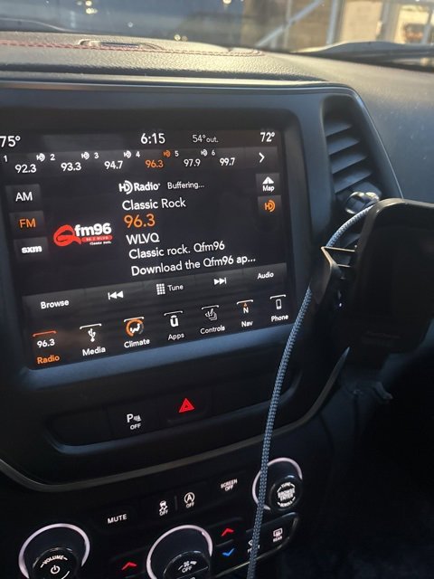 Used 2019 Jeep Cherokee Trailhawk w/ Cold Weather Group image 8